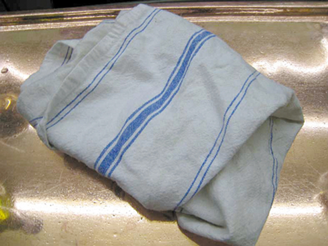 とにかくグラスなどをふく、ふく…布巾は一日に一人3枚以上使います。