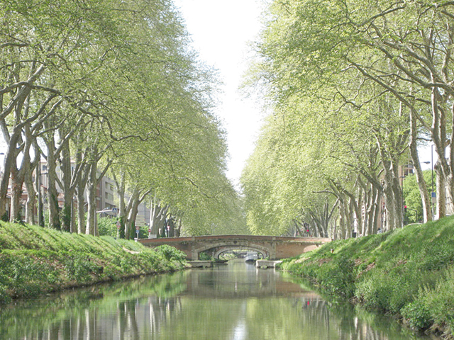 ブリエンヌ運河：時間が止まったかのような静けさ。