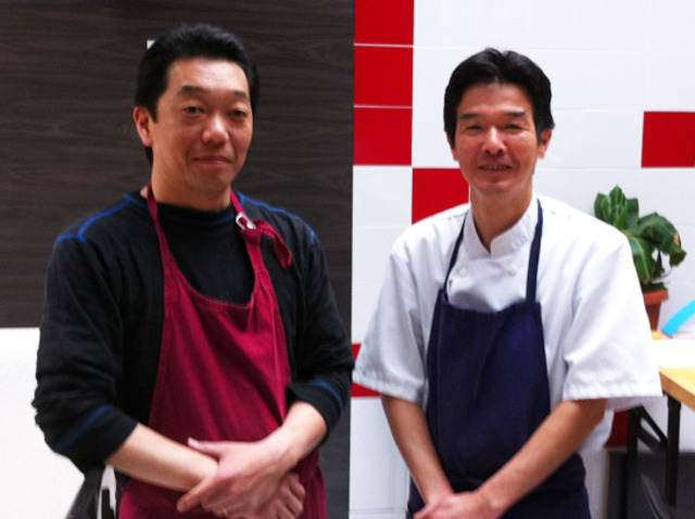 店長の中川さんと板さん 店長の中川さんと板さん