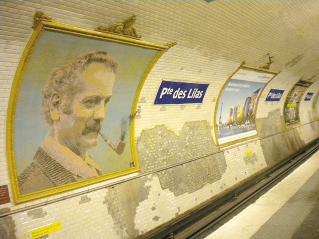 11番線ポルト・デ・リラ駅ホームには 『リラの門』でおなじみのジョルジュ・ブラッサンス。 アメリちゃんが歩いていたのはアベスではなくここ。