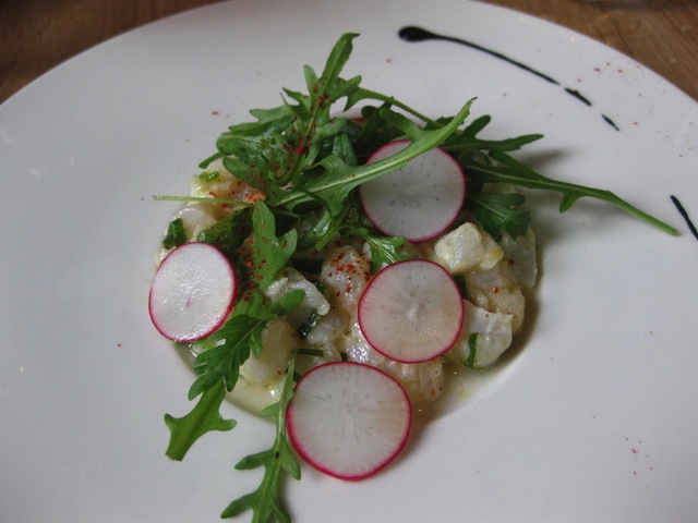 Tartare de cabillaud radis rouge et roquettes