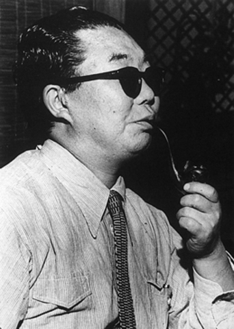 巴里週報を発行していた 石黒敬七のシンボルマークは 黒メガネにパイプだった。
