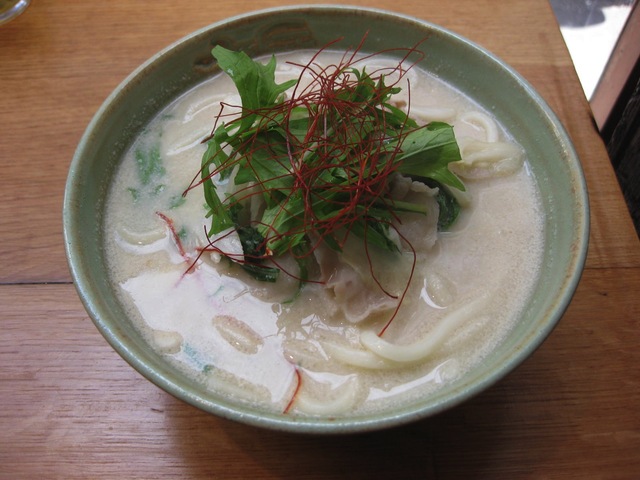 豆乳入りでまろやかな十兵うどん 豆乳入りでまろやかな十兵うどん