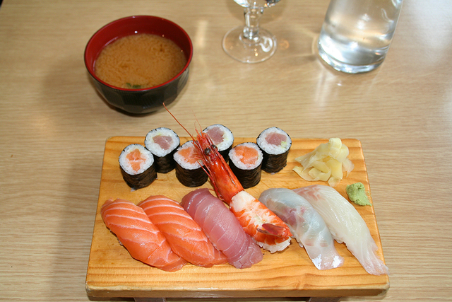 Menu Sushi（サラダ、みそ汁付き）
