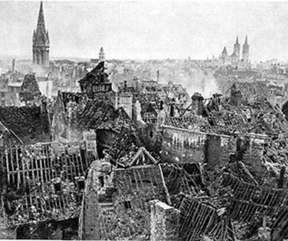1944年6月6日から7月19日にかけての 連合軍の爆撃後のカーン市。