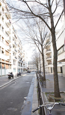 かつて闘牛場があったという、 rue de l'Hôpital Saint-Louis。