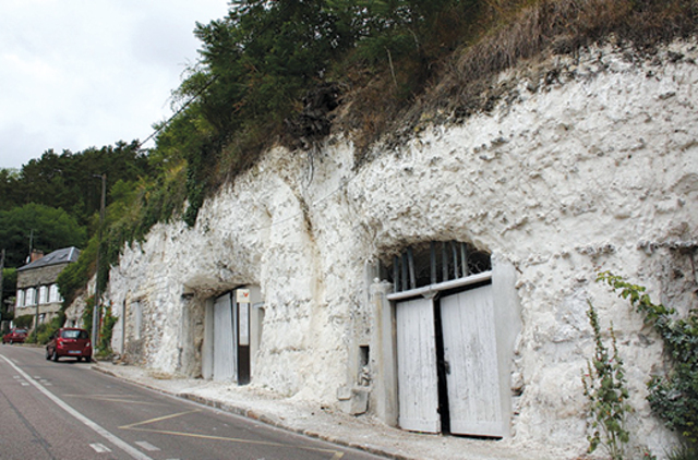 洞窟ハウスが多い村。